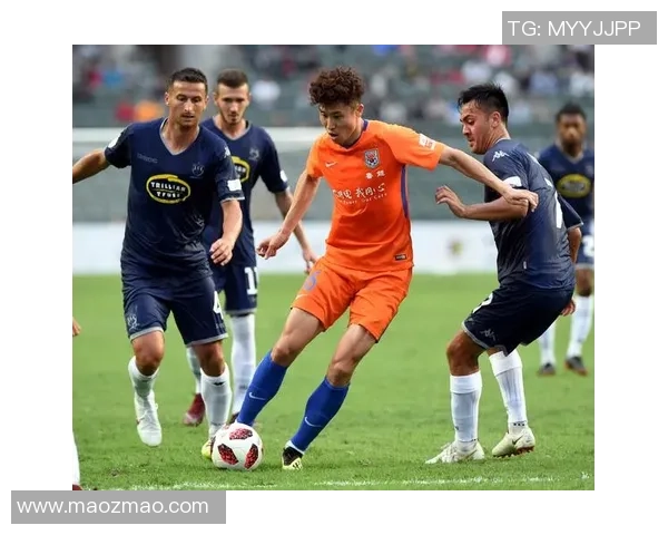 香港足球明星队聚餐分享球场趣事与团队精神的温馨时刻